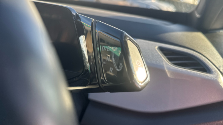 Volkswagen ID.3 150kW Family Pro Performance 58kWh 5dr Auto Electric Hatchback